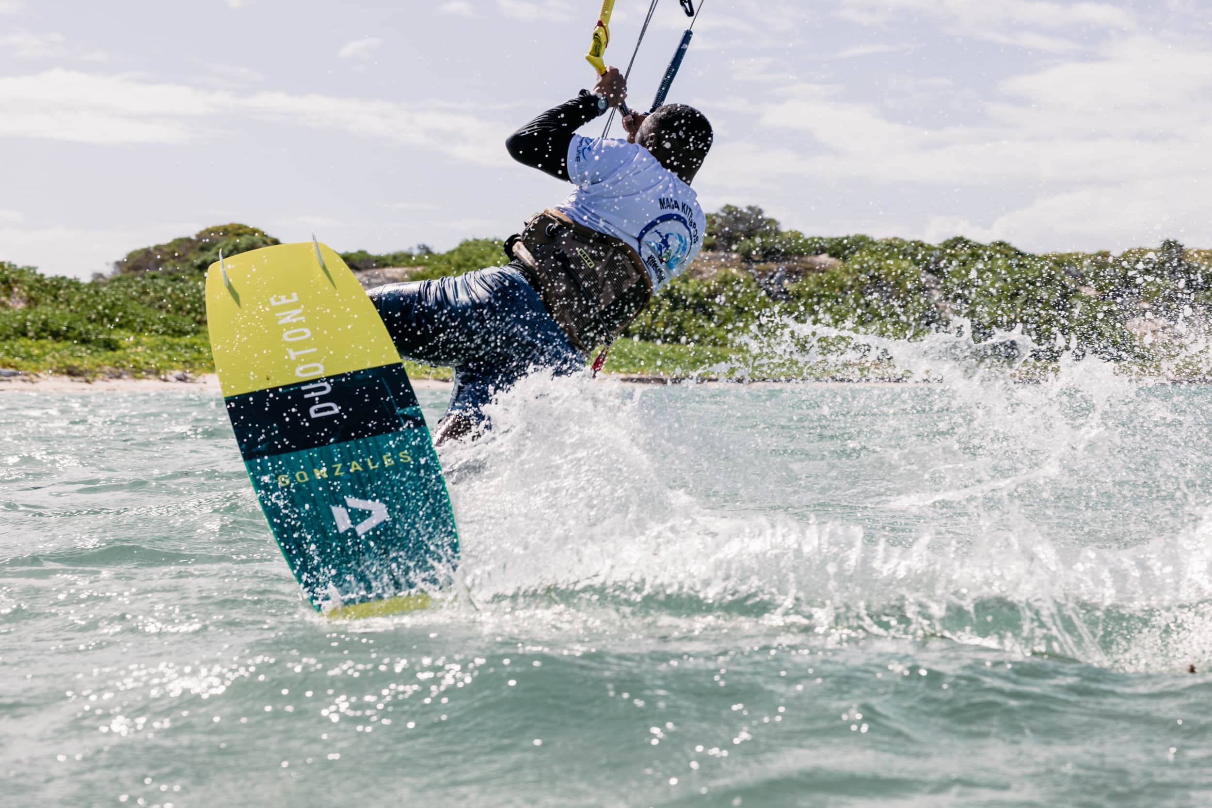 Miavana-Kiteboarding-Action-2500px-009